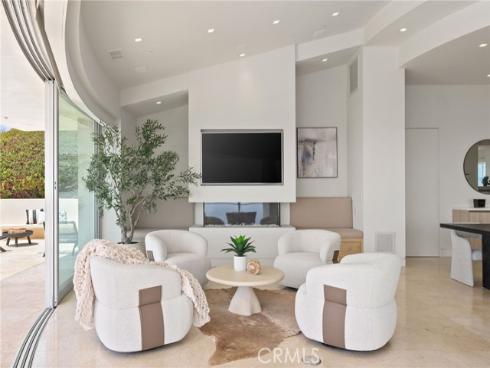 900  Gainsborough   Drive, Laguna Beach, CA