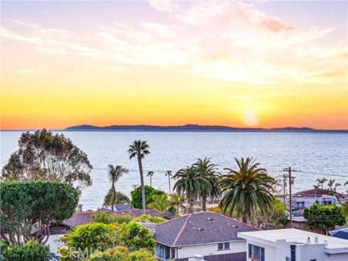 2115  Catalina  , Laguna Beach, CA