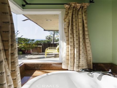 31953  10th  , Laguna Beach, CA