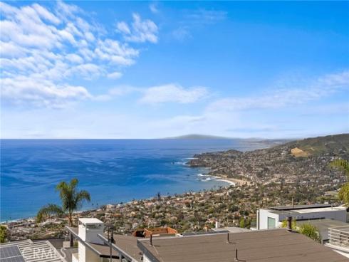 1091  La Mirada  , Laguna Beach, CA