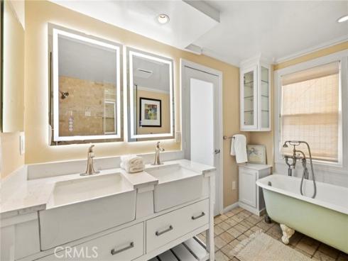 1091  La Mirada  , Laguna Beach, CA