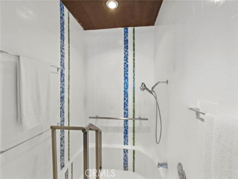 2581  Iris  , Laguna Beach, CA