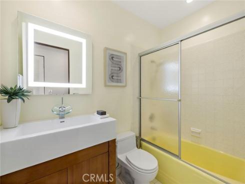 2581  Iris  , Laguna Beach, CA