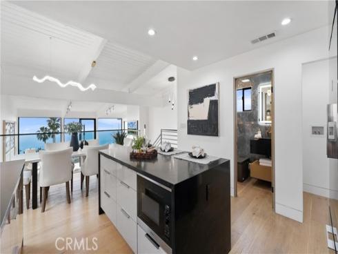 1095  Miramar  , Laguna Beach, CA