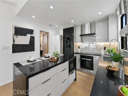 1095  Miramar  , Laguna Beach, CA