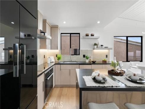 1095  Miramar  , Laguna Beach, CA