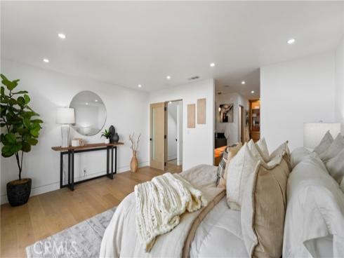 1095  Miramar  , Laguna Beach, CA