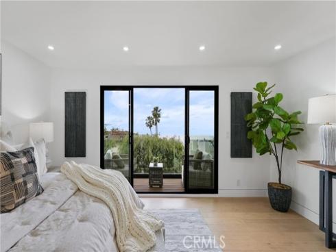 1095  Miramar  , Laguna Beach, CA