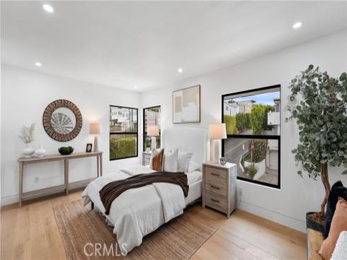 1095  Miramar  , Laguna Beach, CA