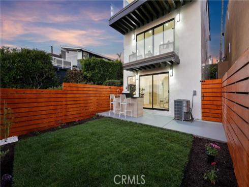 1095  Miramar  , Laguna Beach, CA