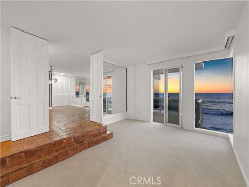 647 Sleepy Hollow , Laguna Beach, CA