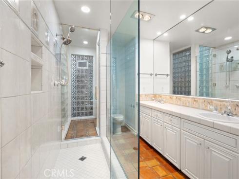 647 Sleepy Hollow , Laguna Beach, CA