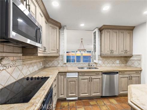 647 Sleepy Hollow , Laguna Beach, CA