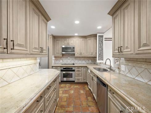 647 Sleepy Hollow , Laguna Beach, CA