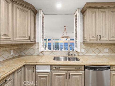 647 Sleepy Hollow , Laguna Beach, CA