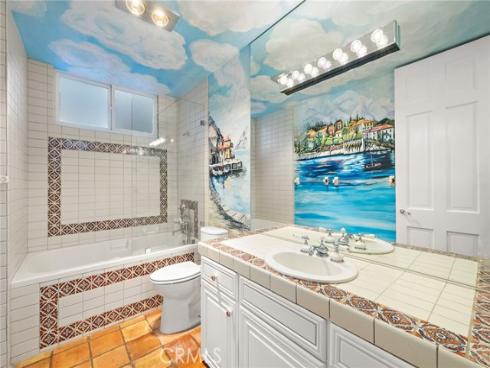 647 Sleepy Hollow , Laguna Beach, CA