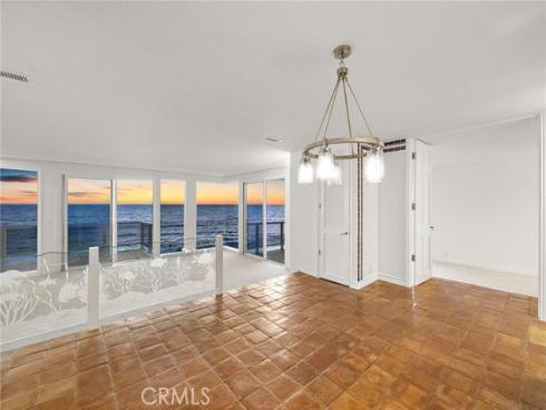 647 Sleepy Hollow , Laguna Beach, CA