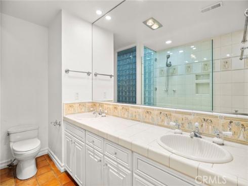 647 Sleepy Hollow , Laguna Beach, CA