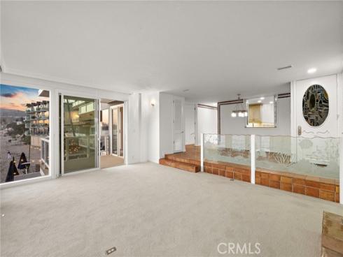 647 Sleepy Hollow , Laguna Beach, CA