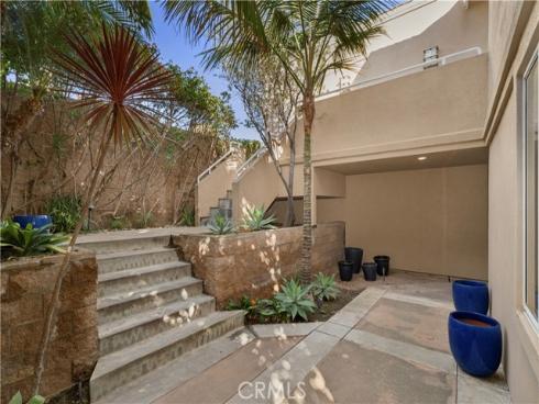 10  N. Stonington Road  , Laguna Beach, CA