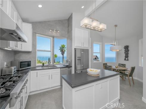 15 N Vista De Catalina  , Laguna Beach, CA