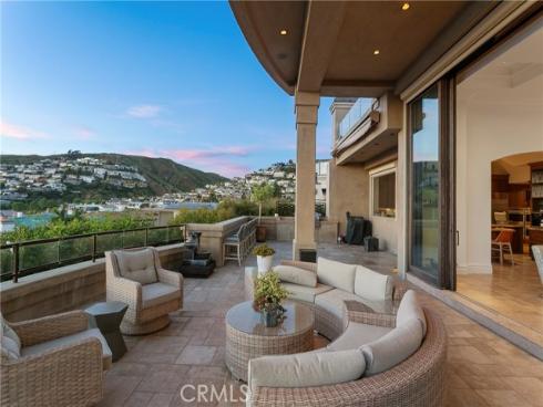 15  Smithcliffs  , Laguna Beach, CA
