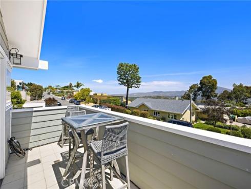 3203  Tyrol   Drive, Laguna Beach, CA
