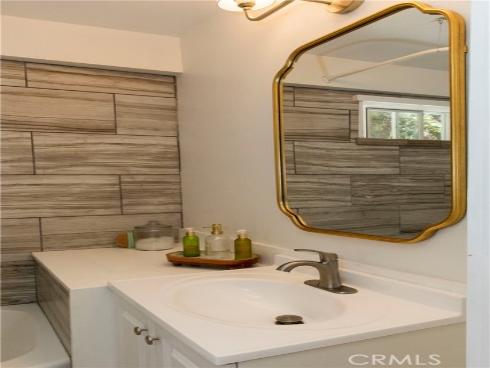 275 Woodland Drive, Laguna Beach, CA