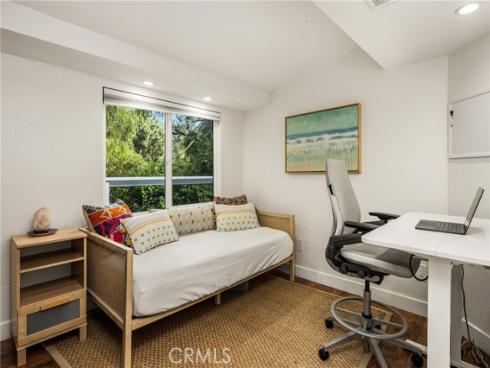 275 Woodland Drive, Laguna Beach, CA