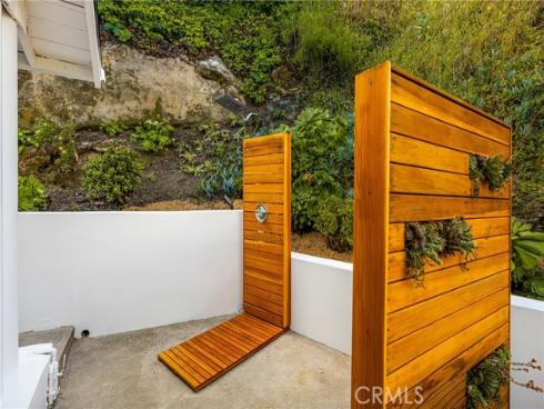 275 Woodland Drive, Laguna Beach, CA