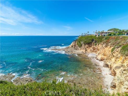 130  Mcknight  , Laguna Beach, CA