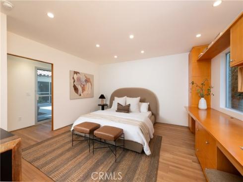 130  Mcknight  , Laguna Beach, CA