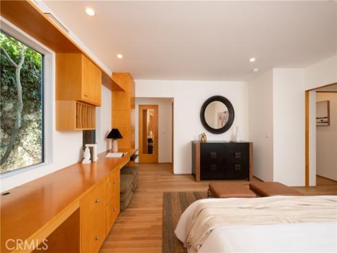 130  Mcknight  , Laguna Beach, CA