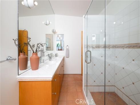 130  Mcknight  , Laguna Beach, CA