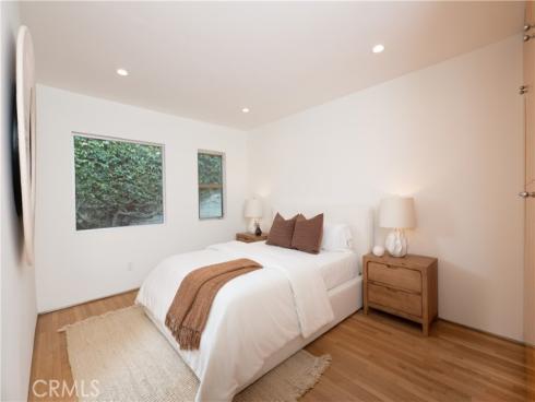 130  Mcknight  , Laguna Beach, CA