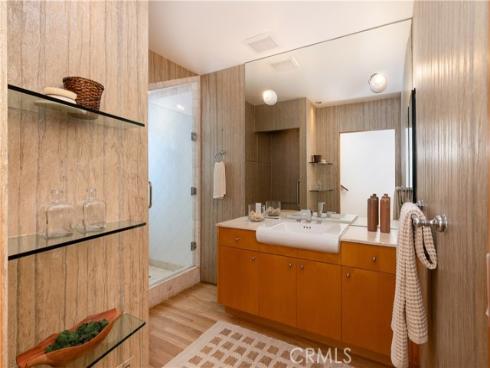 130  Mcknight  , Laguna Beach, CA