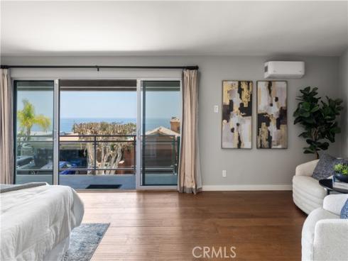 2810  Alexander  , Laguna Beach, CA
