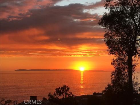 2810  Alexander  , Laguna Beach, CA