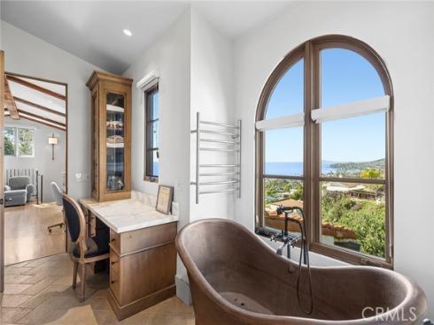 2100 Crestview Drive, Laguna Beach, CA