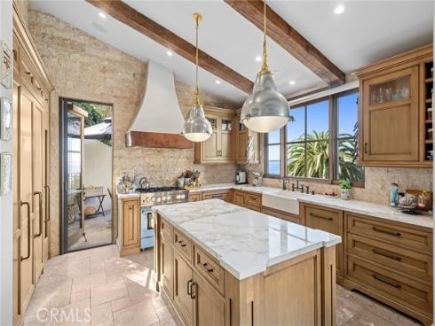 2100 Crestview Drive, Laguna Beach, CA