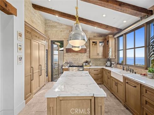 2100 Crestview Drive, Laguna Beach, CA