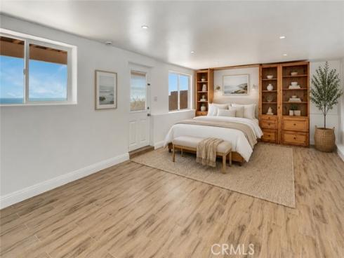 32122  Coast  , Laguna Beach, CA
