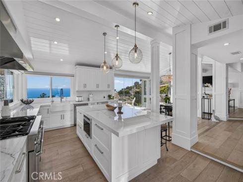 1 Vista Del Sol , Laguna Beach, CA
