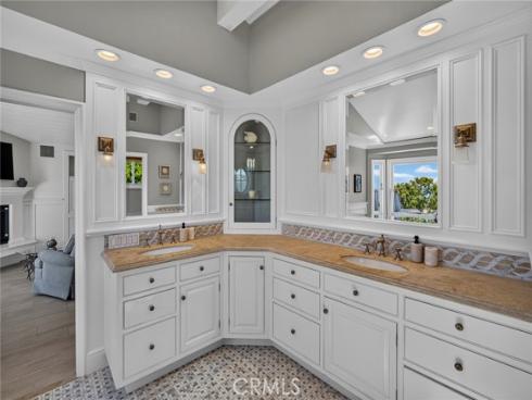 1 Vista Del Sol , Laguna Beach, CA