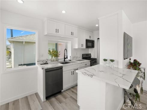 32082 Coast Hwy , Laguna Beach, CA
