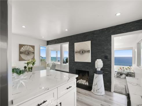 32082 Coast Hwy , Laguna Beach, CA