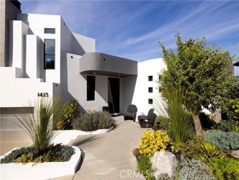 1425 Skyline Drive