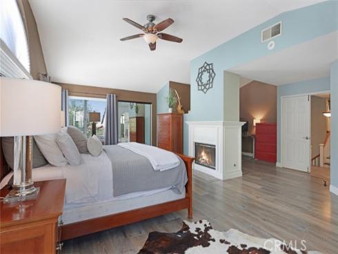 25652  Nottingham  , Laguna Hills, CA