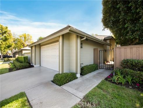 39  Carriage Hill   Lane, Laguna Hills, CA