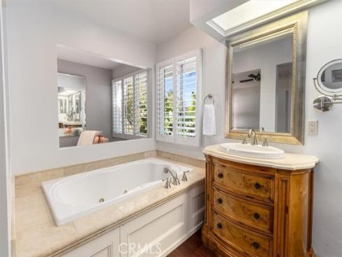 26272  Yolanda  , Laguna Hills, CA